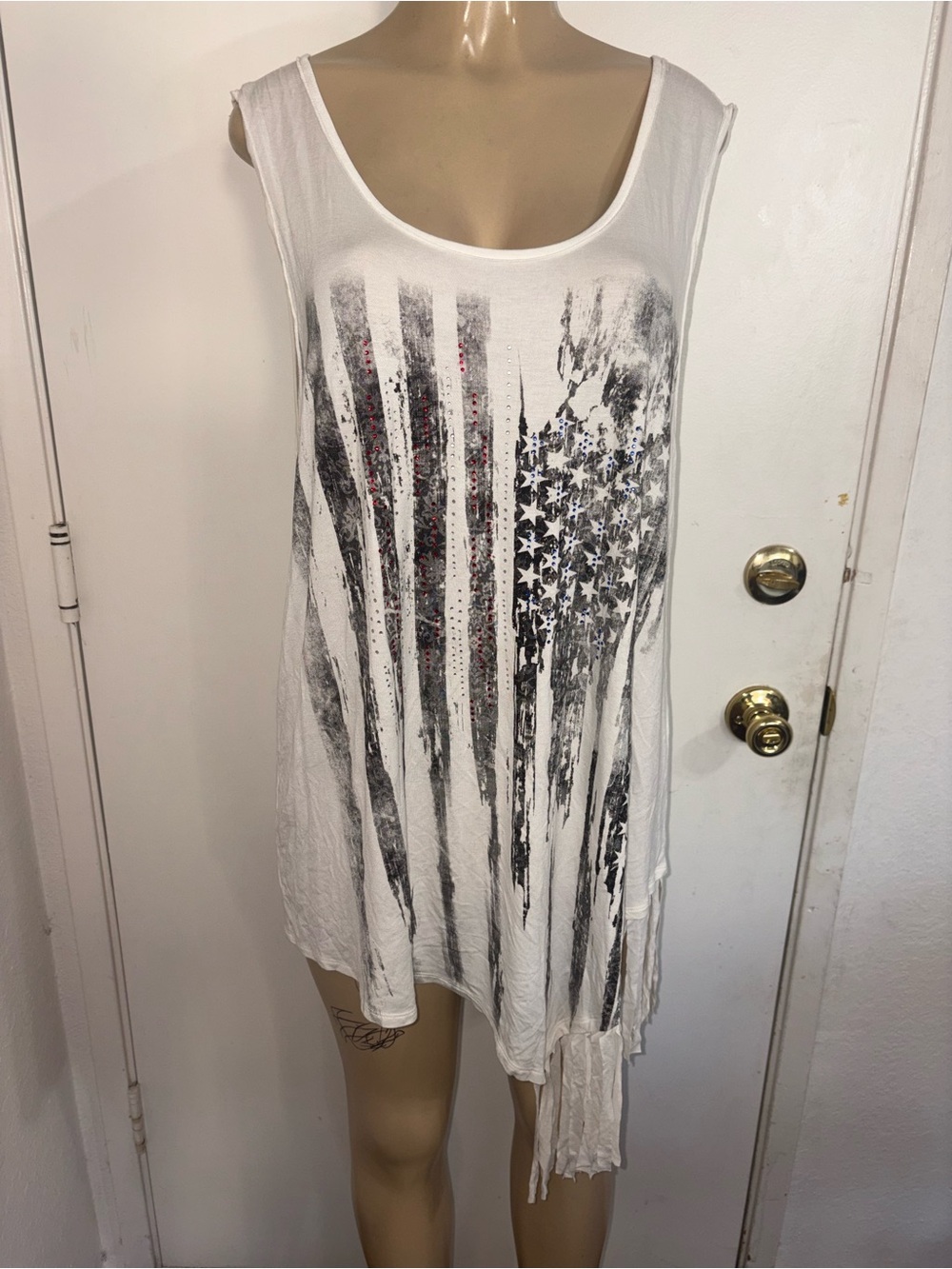 Avenue Tank tunic  Plus Size Distressed American flag graphic rhinestone 18/20